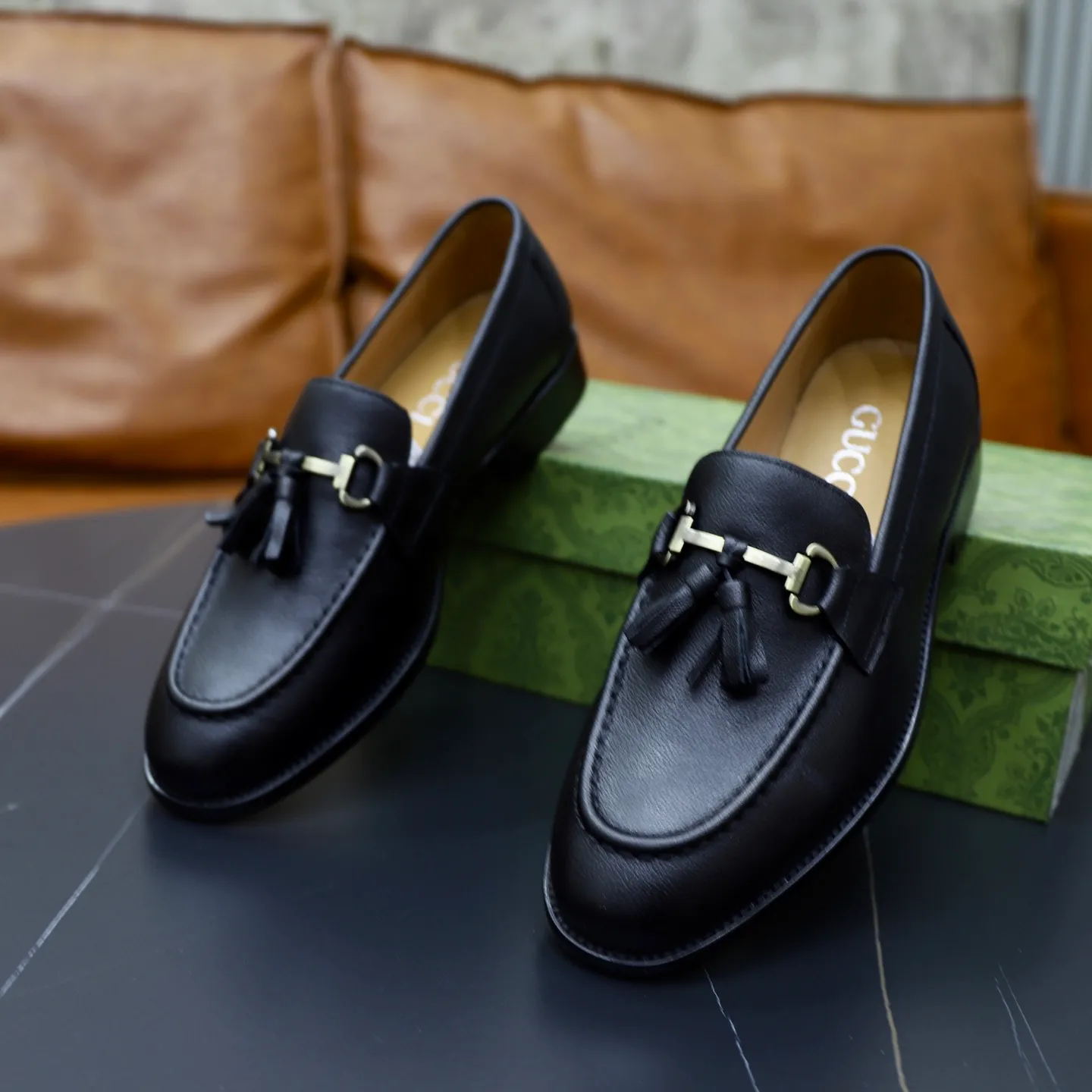 Men's shoes: 480💰🙅‍♂️🙅‍♂️🙅‍♂️ Brand: Gucci GuCCI Standard code: Men's code 38-44 (45 can be customized) Grade: Same style as the official website Original order quality Material: Original cowhide surface Comfortable lining Original outsole Style category: Men's fashionable casual leather shoes Distinguished big-name luxury elements Top luxury Color: actual picture color